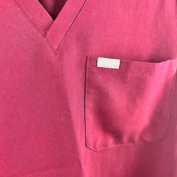 FIGS Technical Collection Burgundy Scrubs Top and Jogger Pants Set Women's Large - Picture 4 of 12